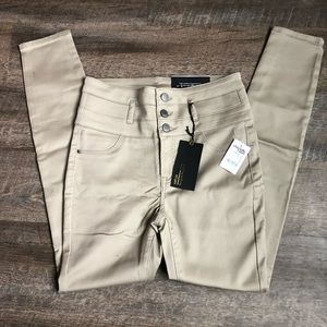 NWT Refuge high waist skinny Sz2
